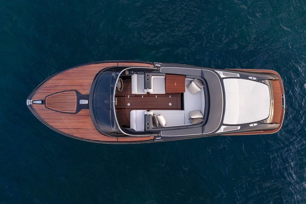 riva 27 iseo super yacht upper view