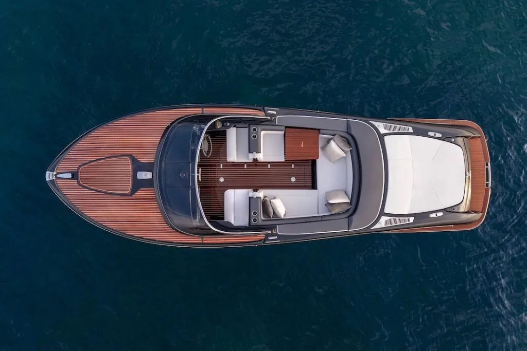riva 27 iseo super yacht upper view