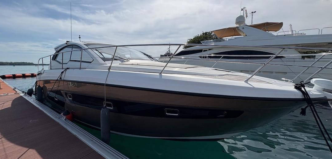 azimut 43 atlantis 2017 preowned yacht tenggara marine